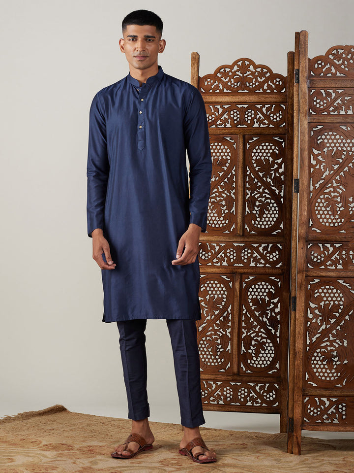 Vastramay Men's Navy Blue Viscose Kurta With Pant Set