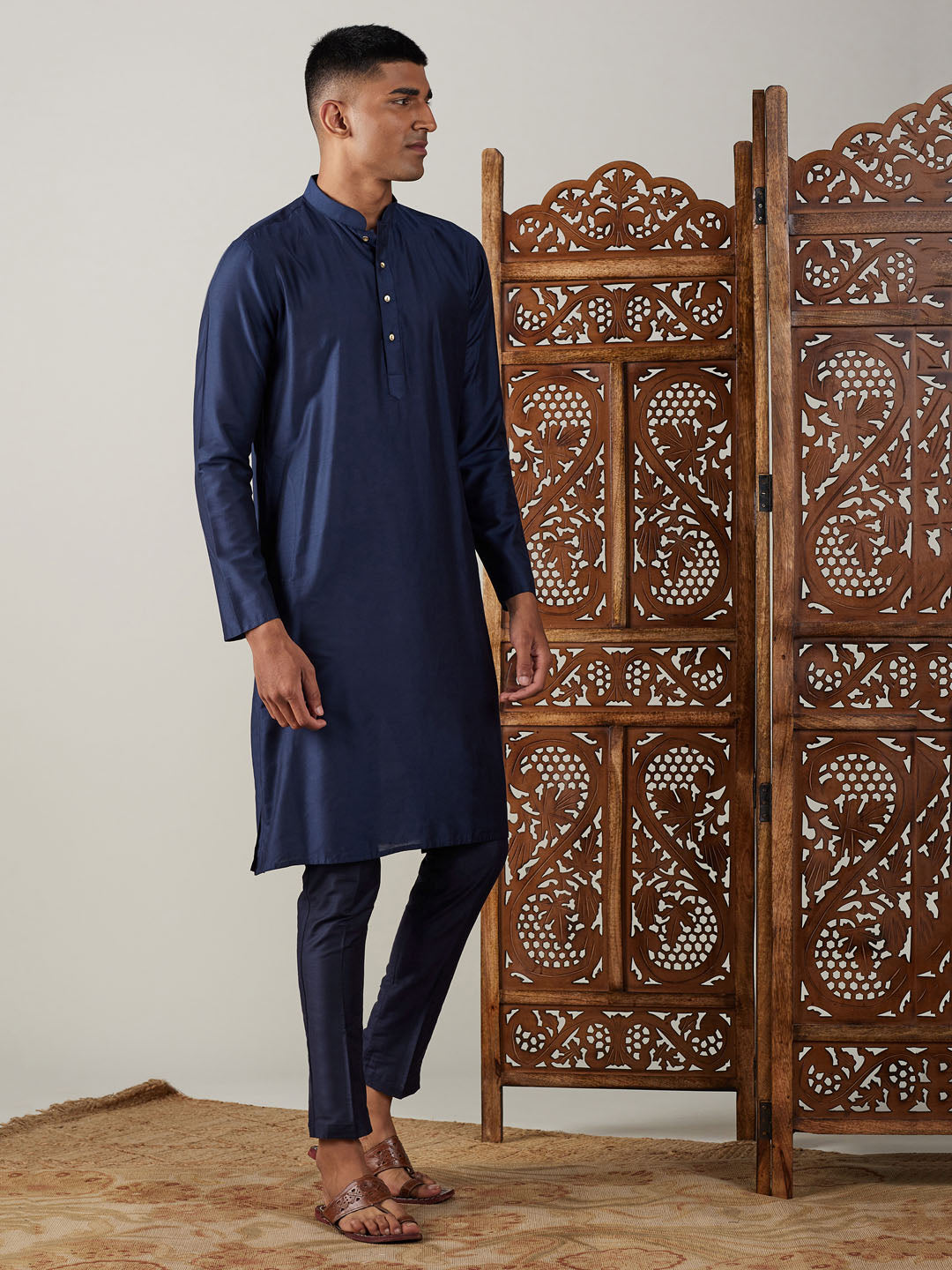 Vastramay Men's Navy Blue Viscose Kurta With Pant Set