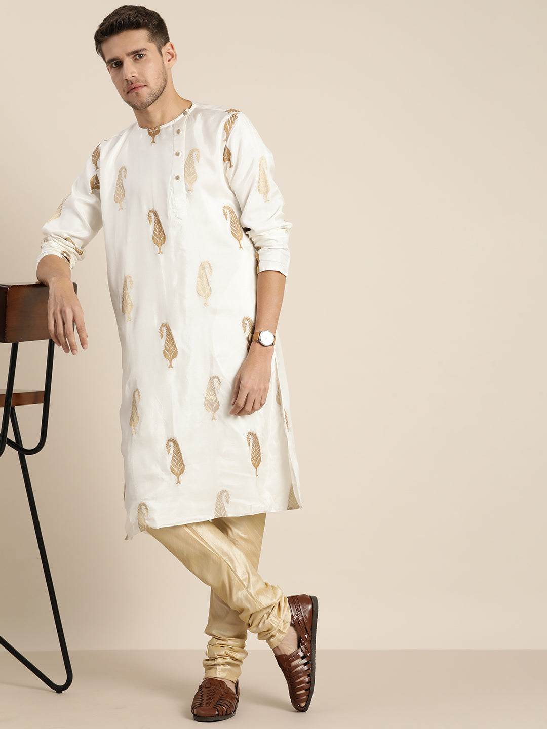 SHRESTHA BY VASTRAMAY Men's White Golden Weaved Silk Blend Kurta