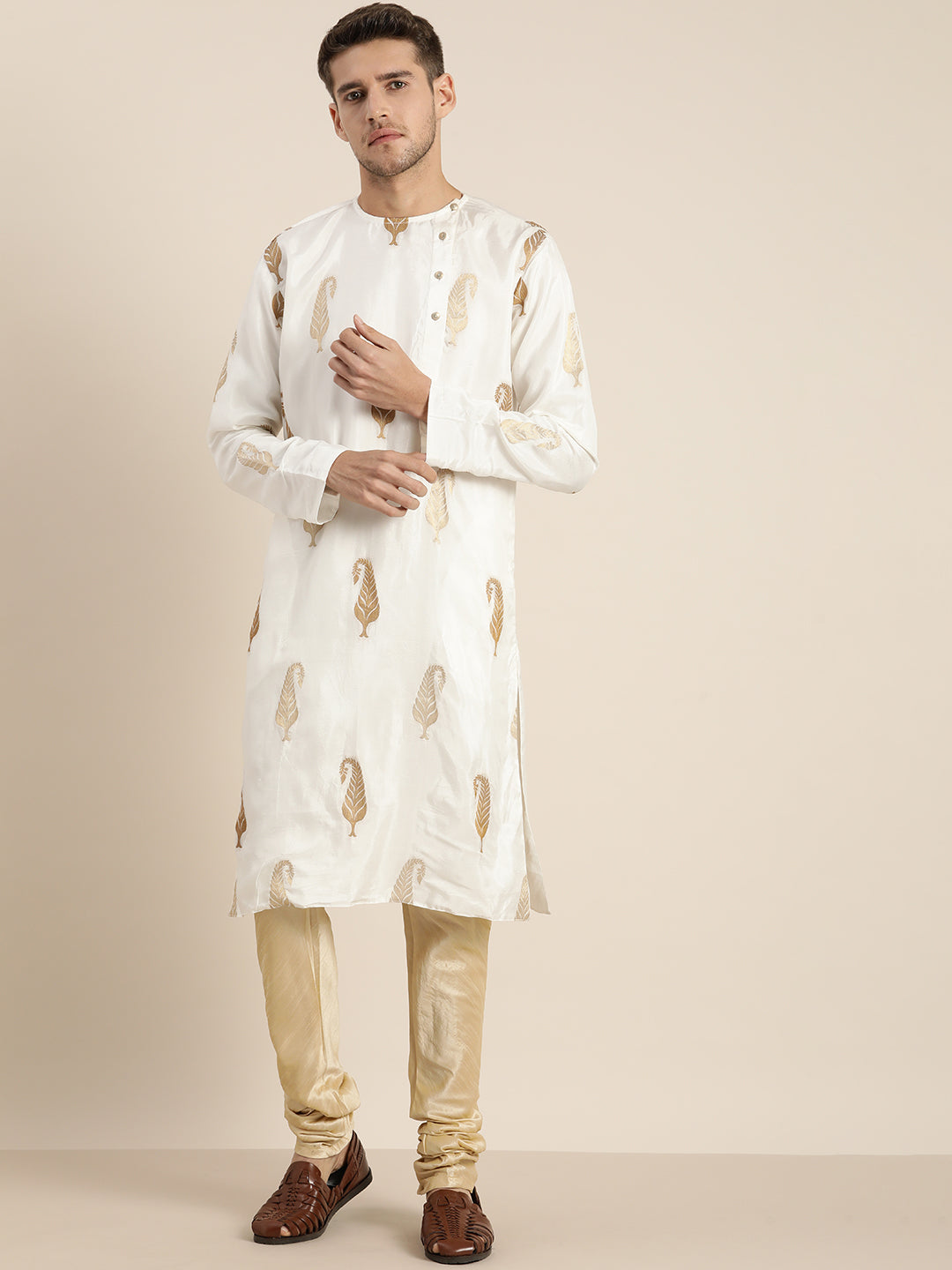 Vastramay Men's White Golden Weaved Silk Blend Kurta With Gold Pyjama Set