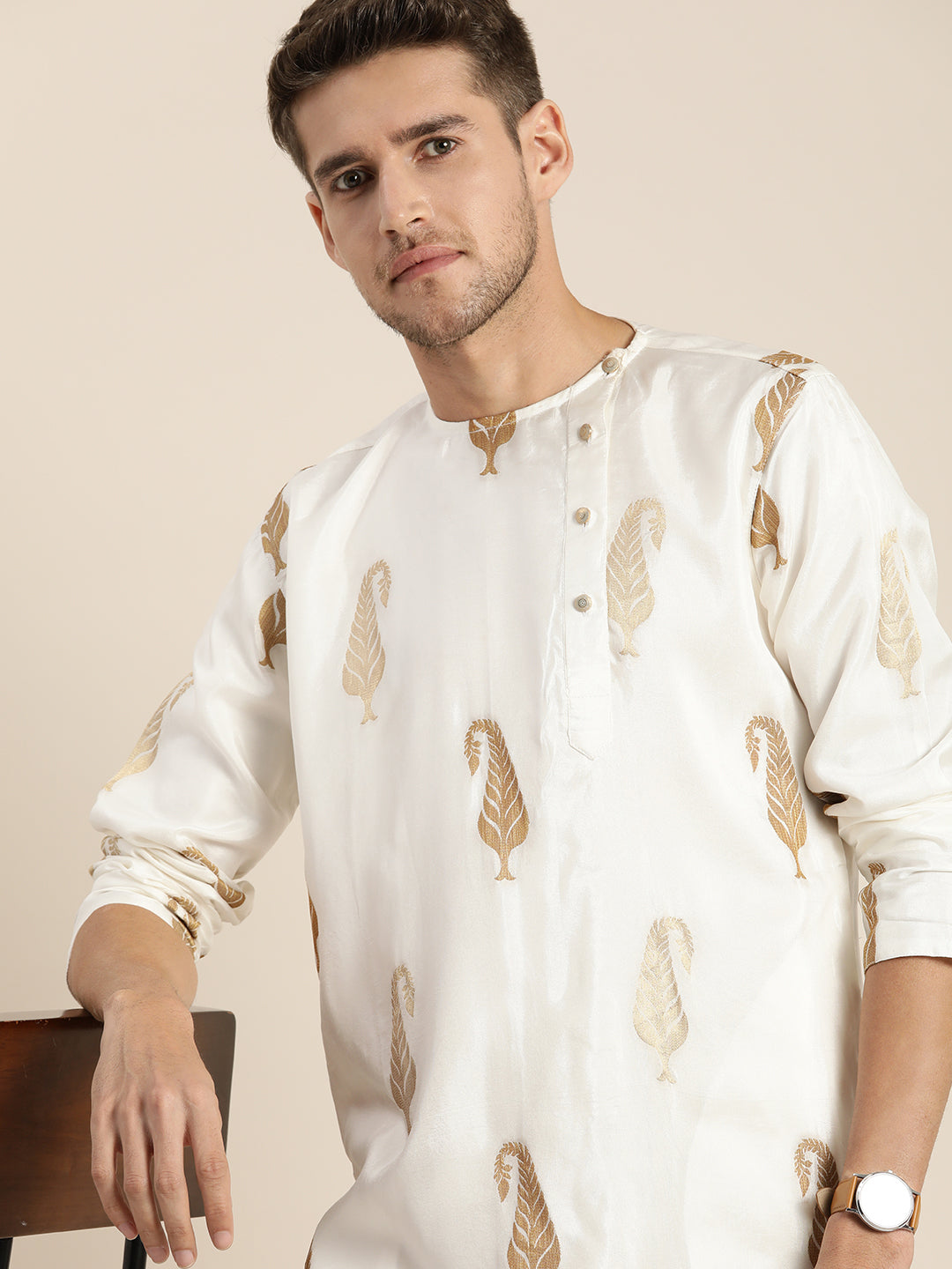 Vastramay Men's White Golden Weaved Silk Blend Kurta With Gold Pyjama Set