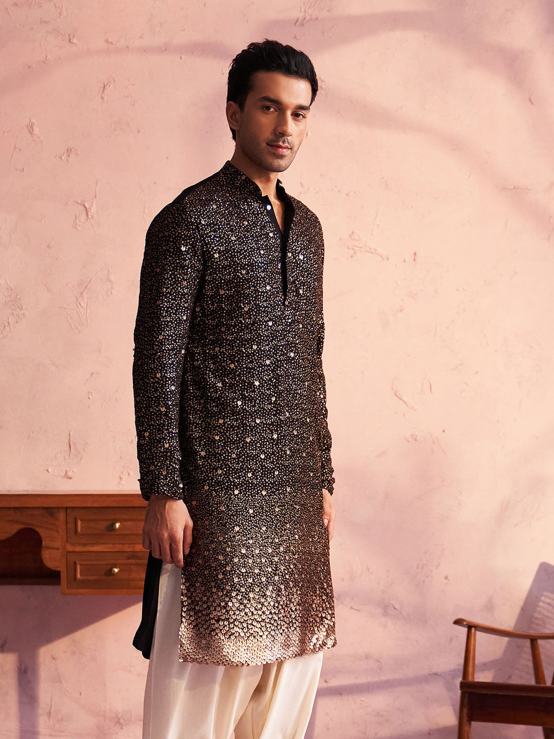 SHRESTHA By VASTRAMAY Men's Black Georgette Zari With Sequins Worked Kurta