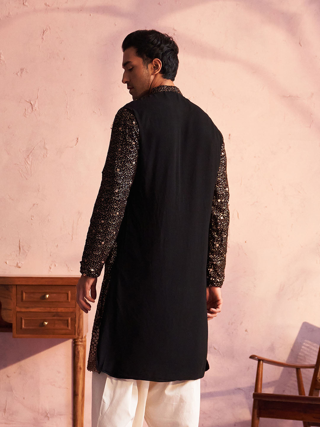 SHRESTHA By VASTRAMAY Men's Black Georgette Zari With Sequins Worked Kurta