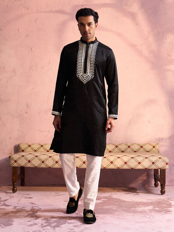 SHRESTHA BY VASTRAMAY Men's Black Silk Machine Embroidered Kurta