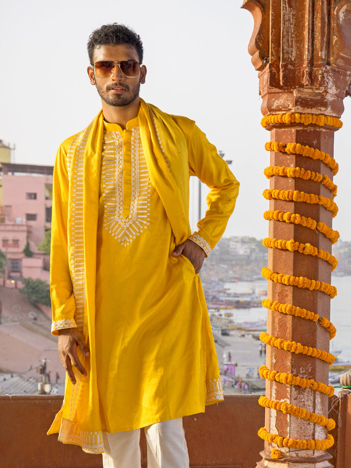 SHRESTHA BY VASTRAMAY Men's Yellow Silk Machine Embroidered Kurta