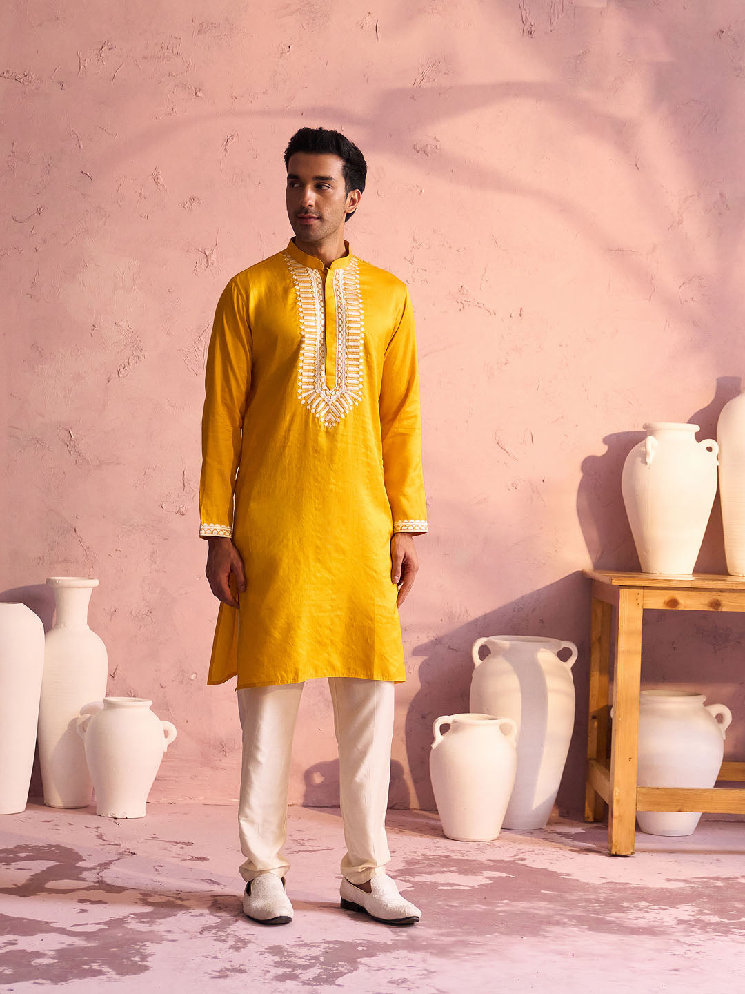 SHRESTHA BY VASTRAMAY Men's Yellow Silk Machine Embroidered Kurta