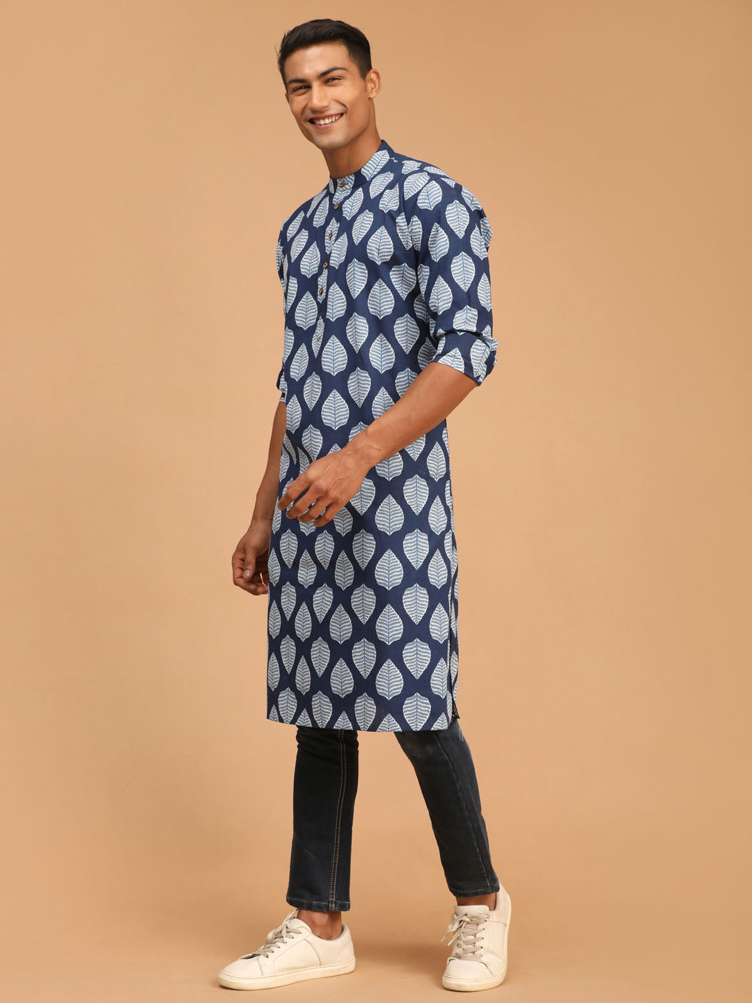 SHVAAS By VASTRAMAY Men's Blue Leaf Print cotton Kurta