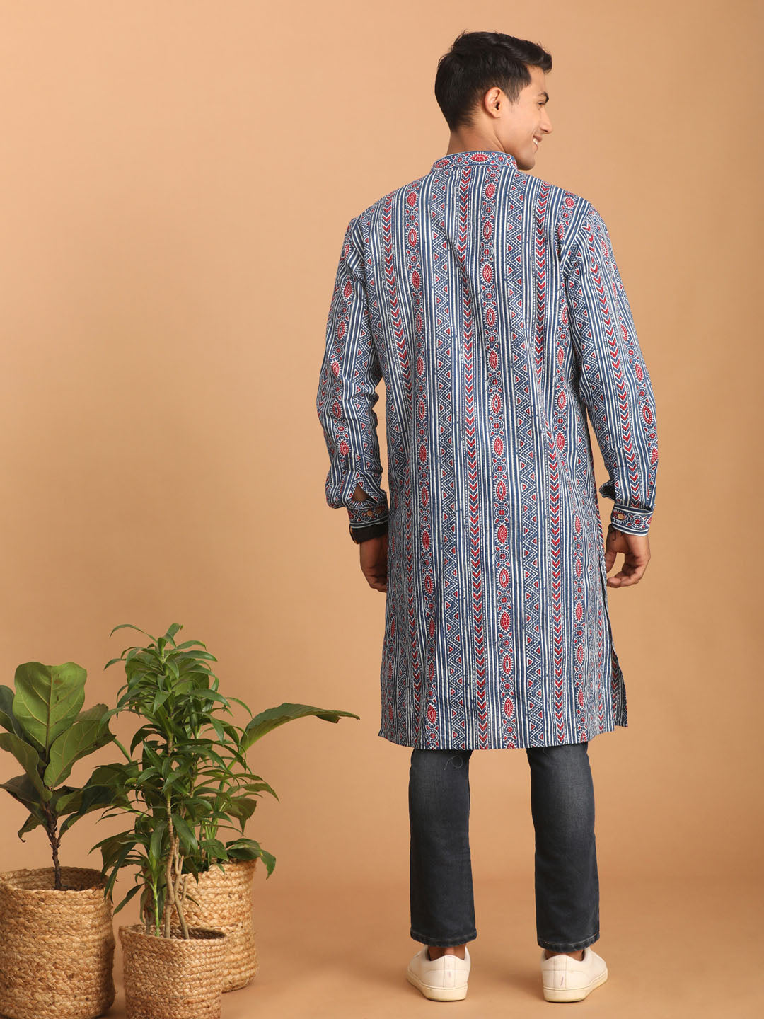 SHVAAS By VASTRAMAY Men's Indigo Printed cotton Kurta