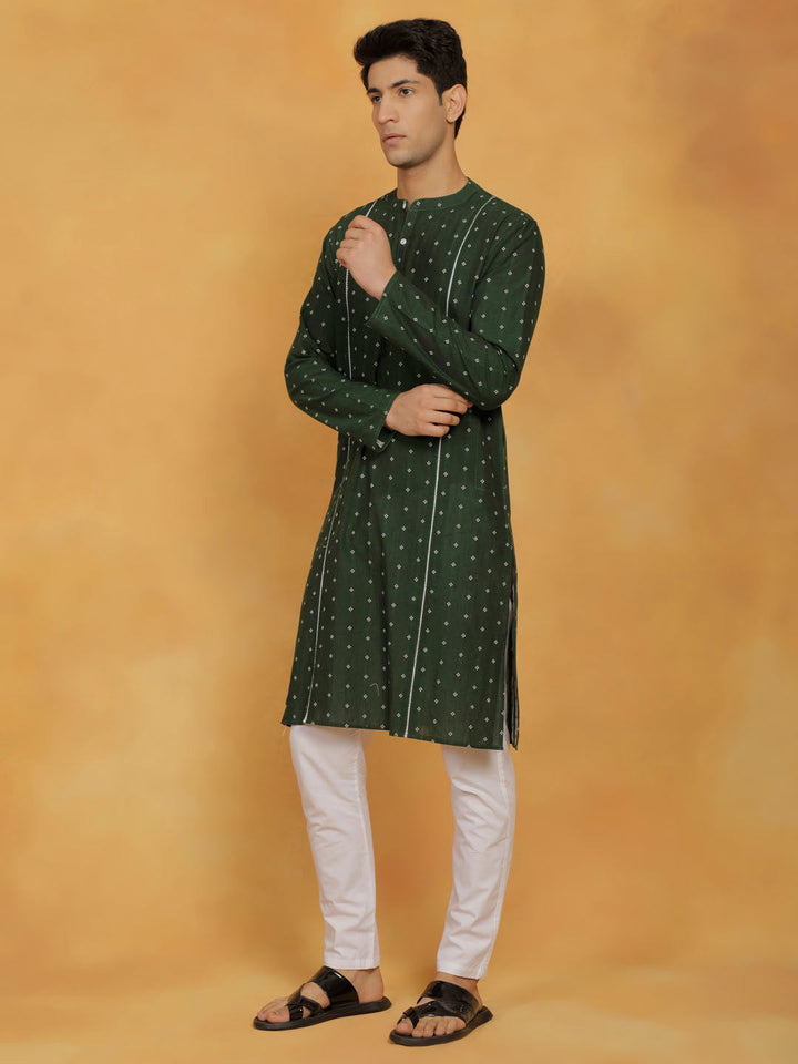 Vastramay Men's Bottle Green And White Cotton Kurta Pyjama Set