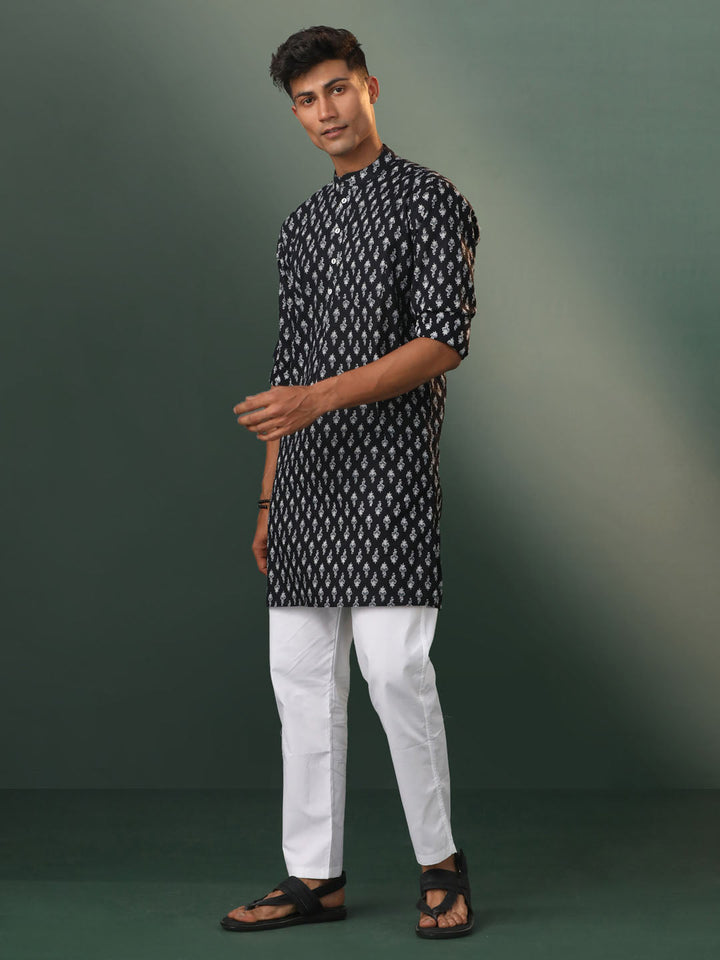 VASTRAMAY Men's Black Color Printed Cotton Kurta and Pyjama Set