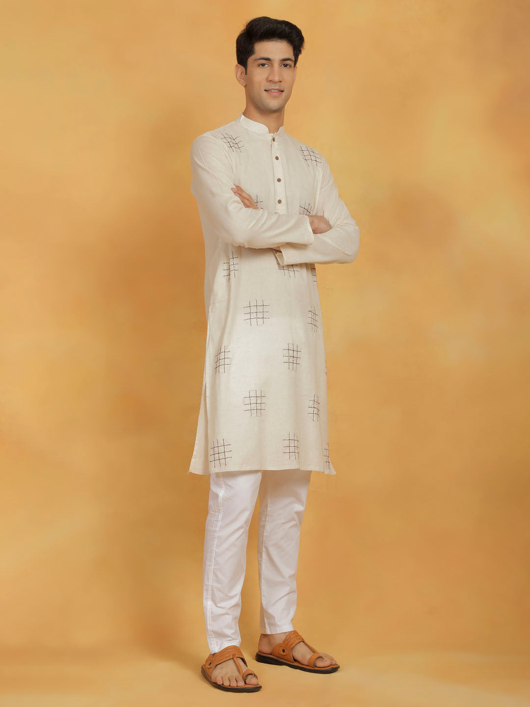 Vastramay Men's Cream And White Cotton Cool Kurta Pyjama Set