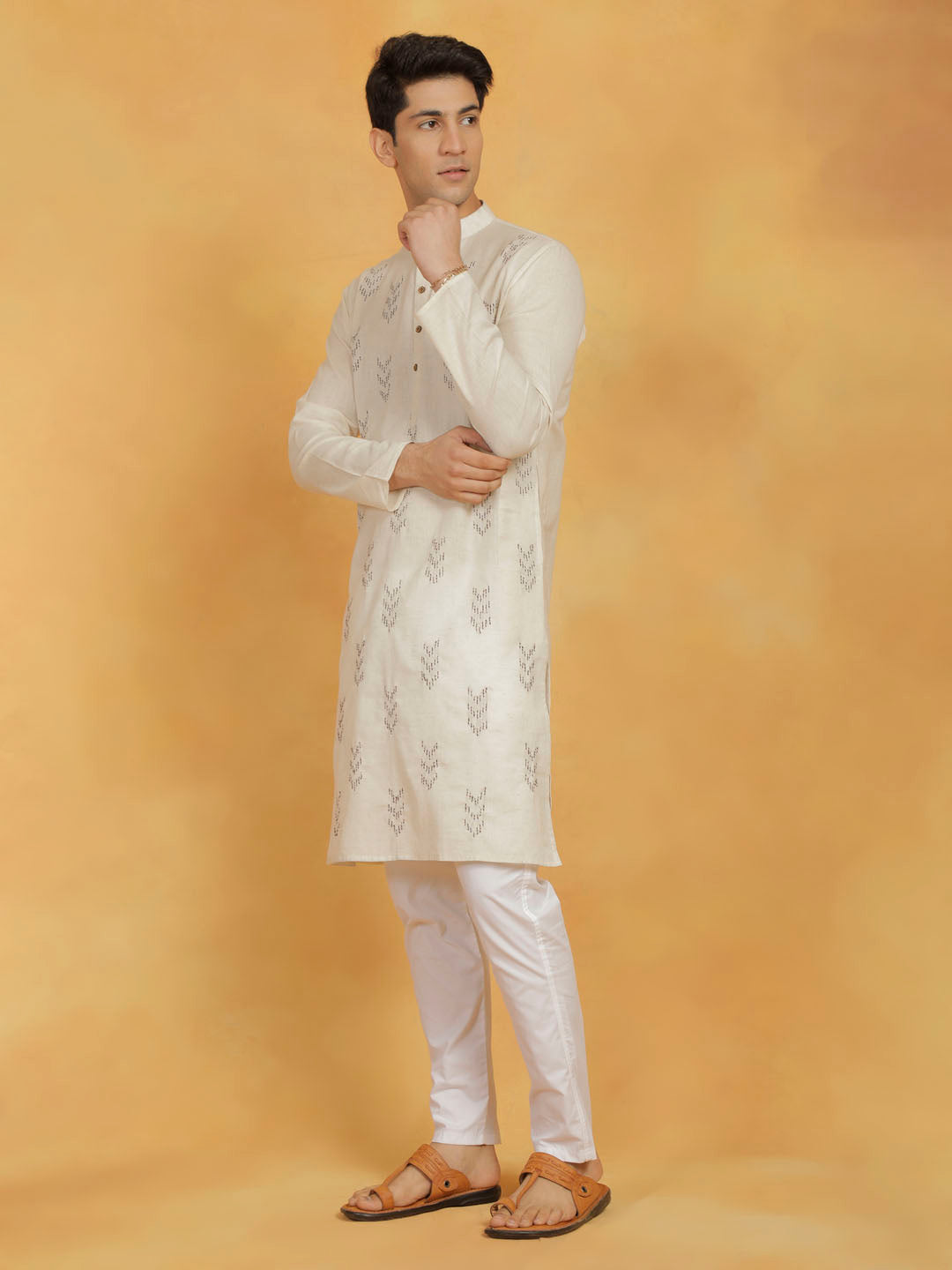 Vastramay Men's Cream And White Cotton Cool Kurta Pyjama Set