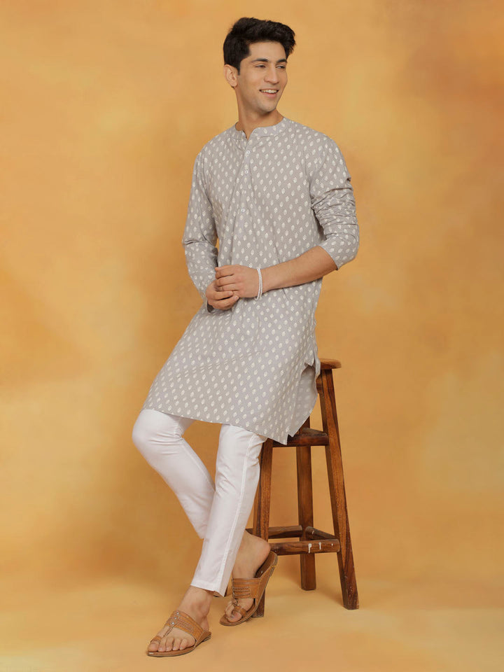 Vastramay Men's Gray And White Cotton Kurta and Pyjama Set