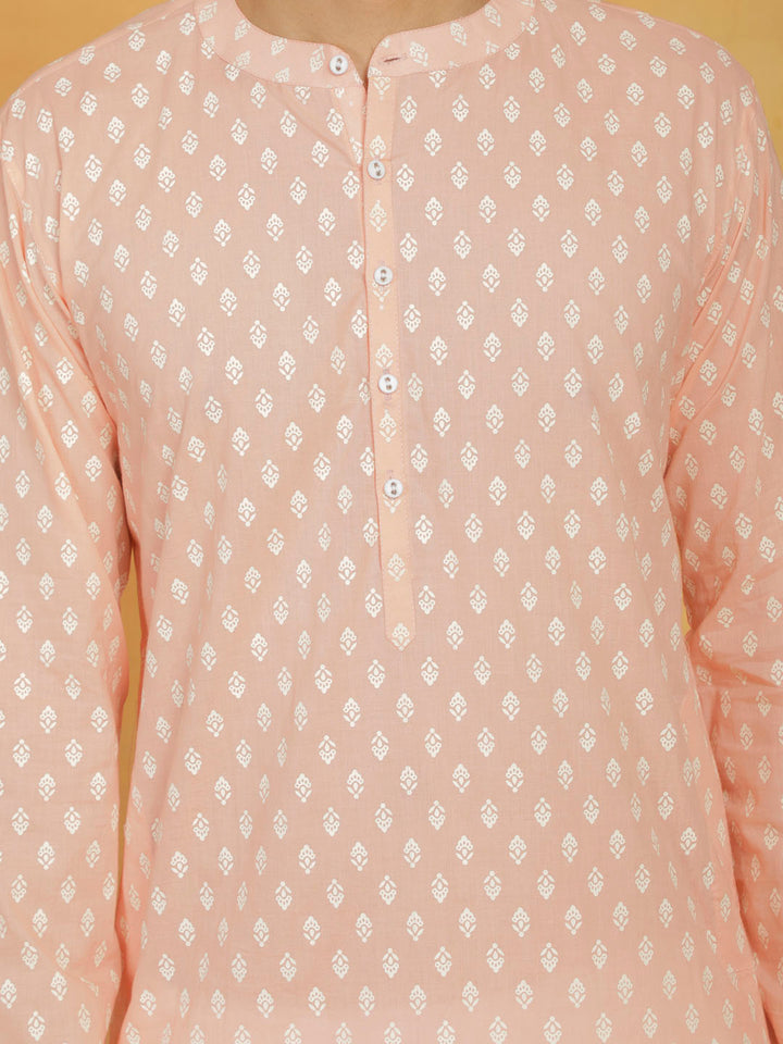 Vastramay Men's Peach And White Cotton Kurta and Pyjama Set