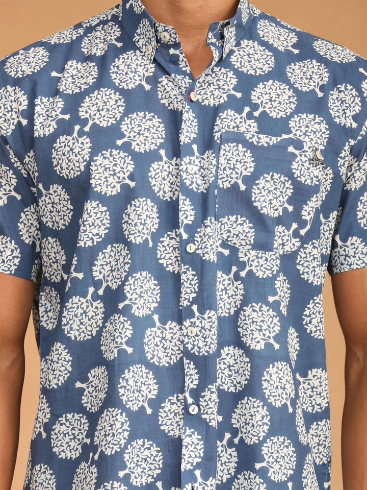 VASTRAMAY Men's Blue Printed Short Sleeve Shirt