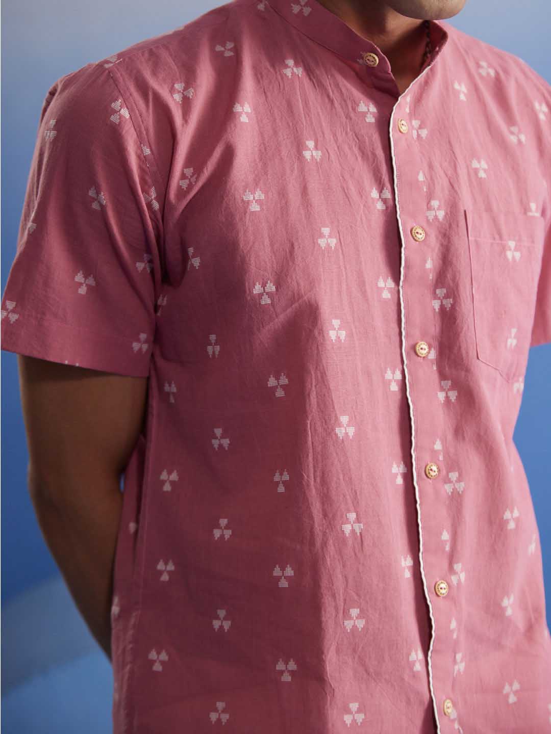 Vastramay Men's Pink Booti Jacquard Cotton Shirt - Stylish and comfortable shirt in pink with intricate jacquard design