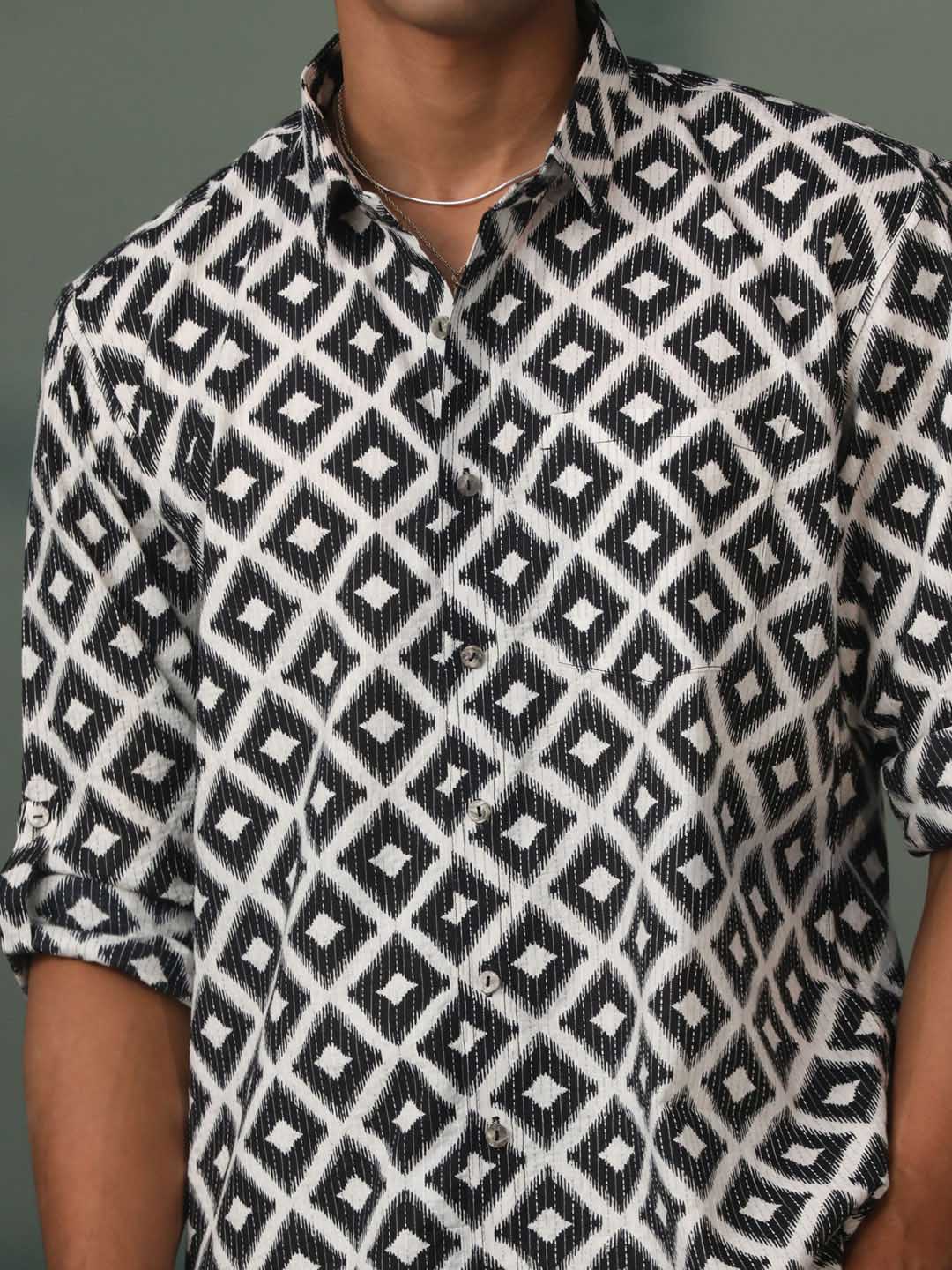 Vastramay Men's Black Printed Shirt