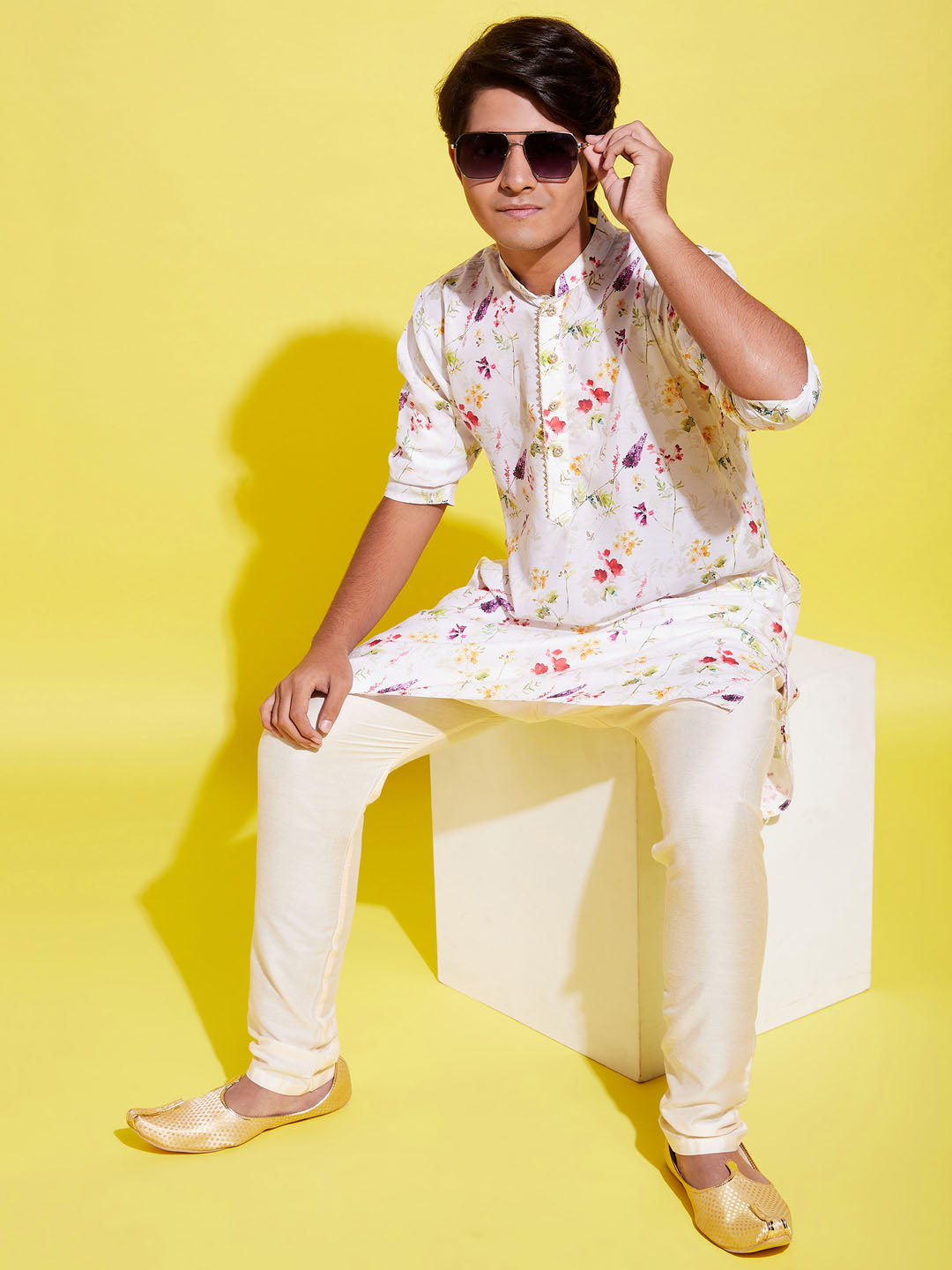 VASTRAMAY Boy's Printed Cream Cotton Blend Kurta and Pyjama Set