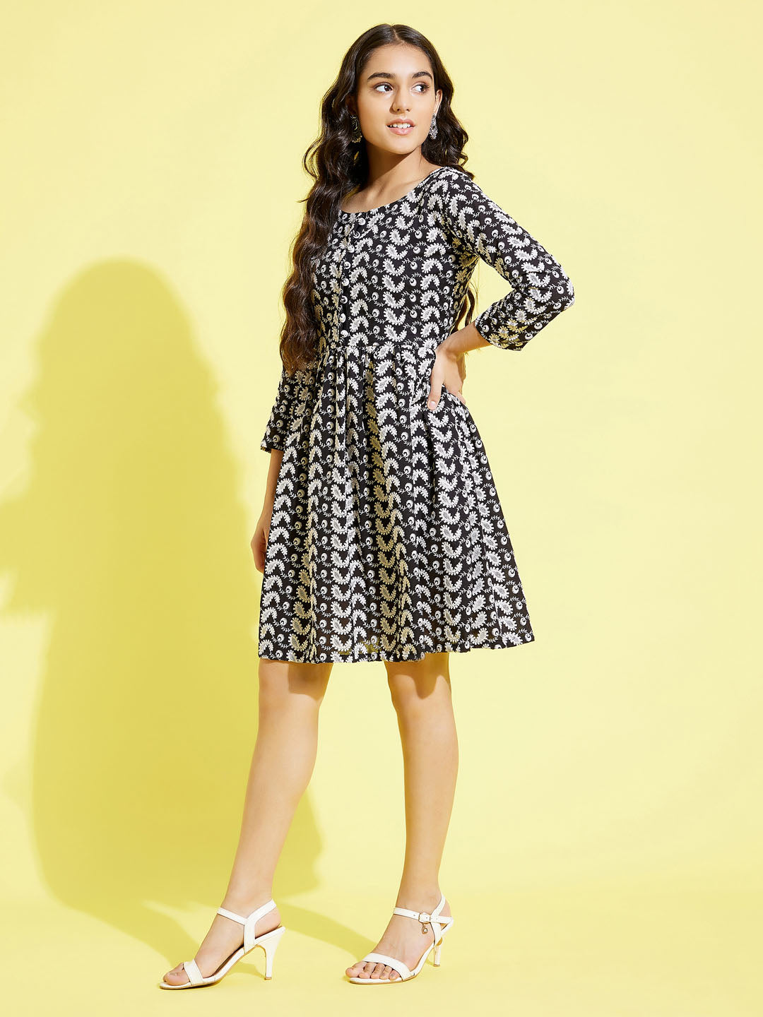 VASTRAMAY Girls Black Pure Cotton Chikankari kurta - qivii