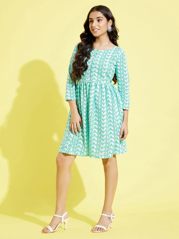 VASTRAMAY Girl's Green Pure Cotton Chikankari kurta