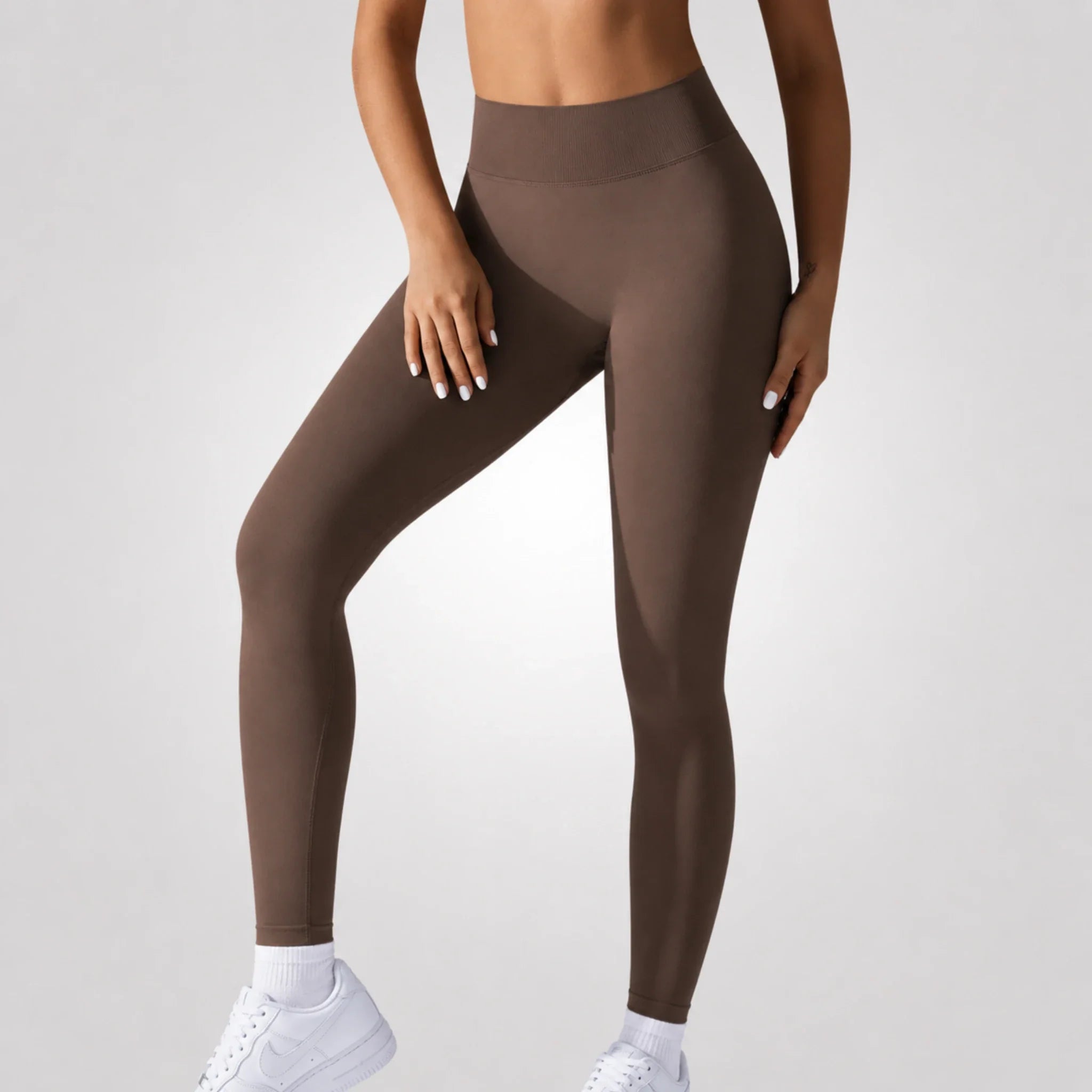 Aria — V-Scrunch Curve Legging  - By Qivii