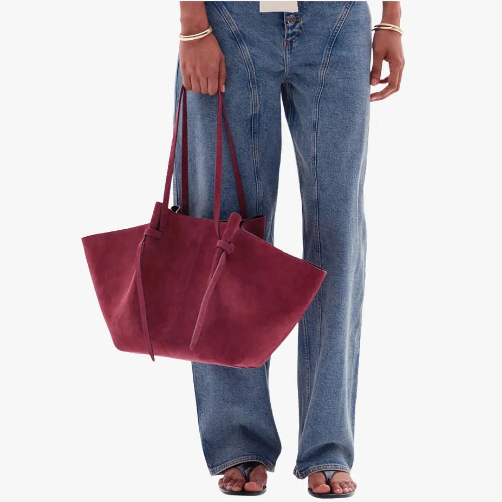 Holly | Tote Bag  - By Qivii