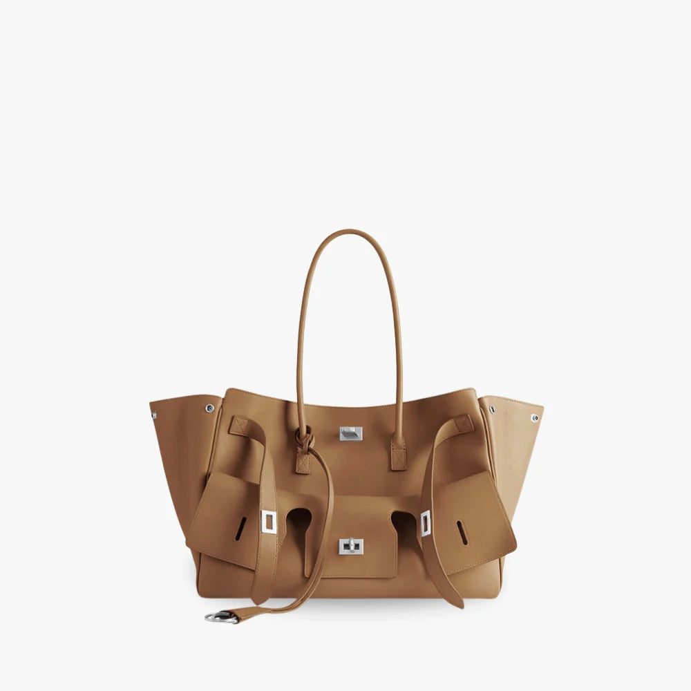 Vola | Tote Bag  - By Qivii