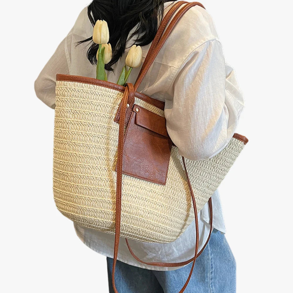Loba | Tote Bag  - By Qivii