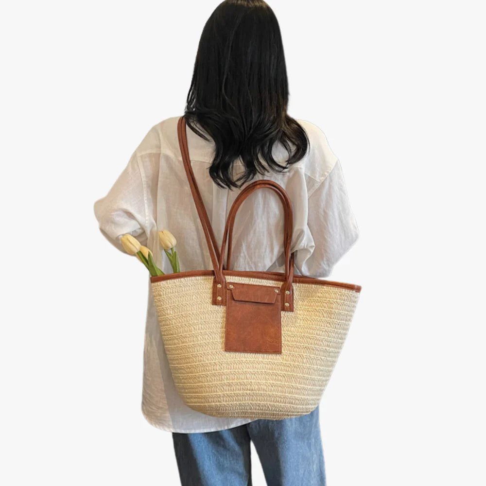 Loba | Tote Bag  - By Qivii