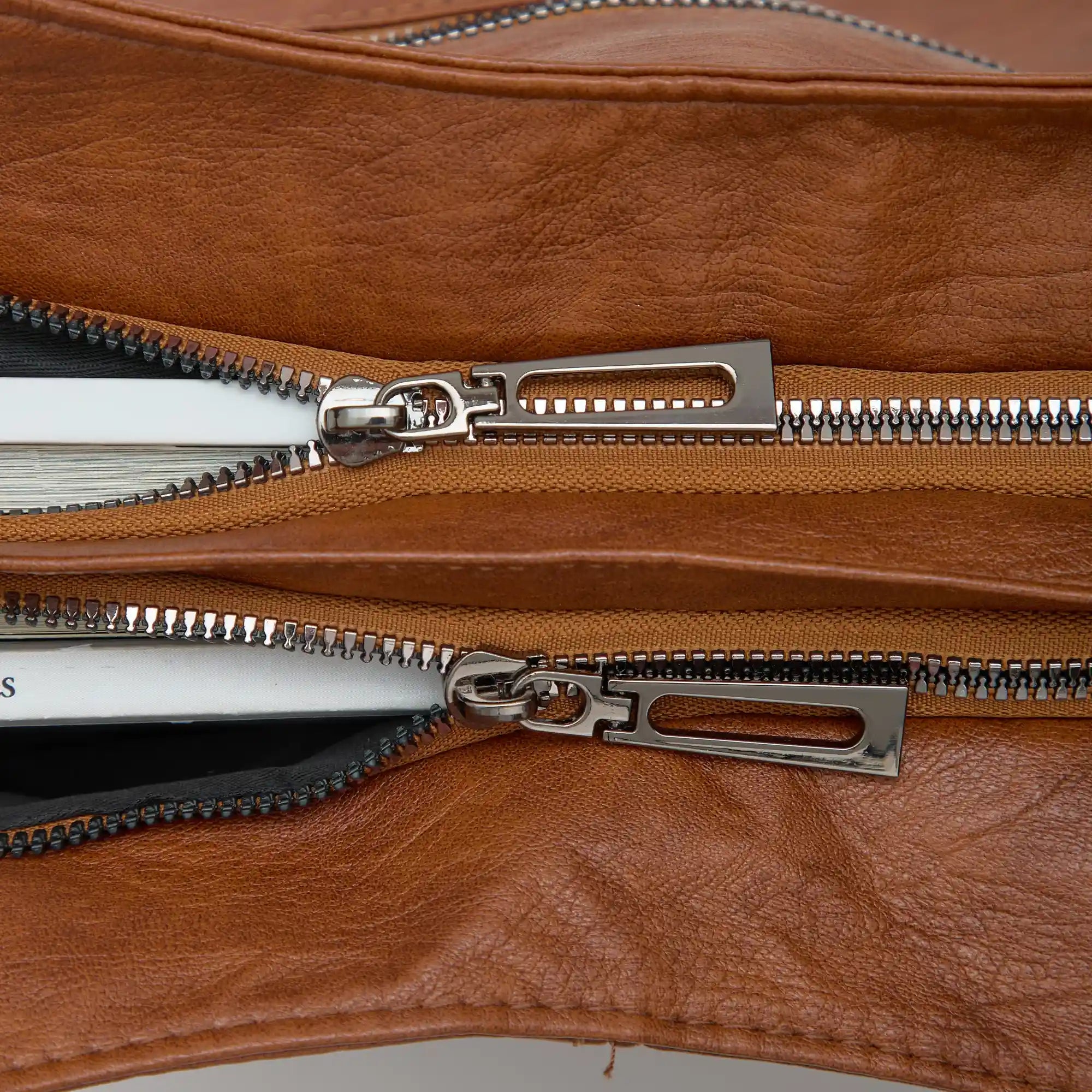 Launa | Crossbody Bag  - By Qivii