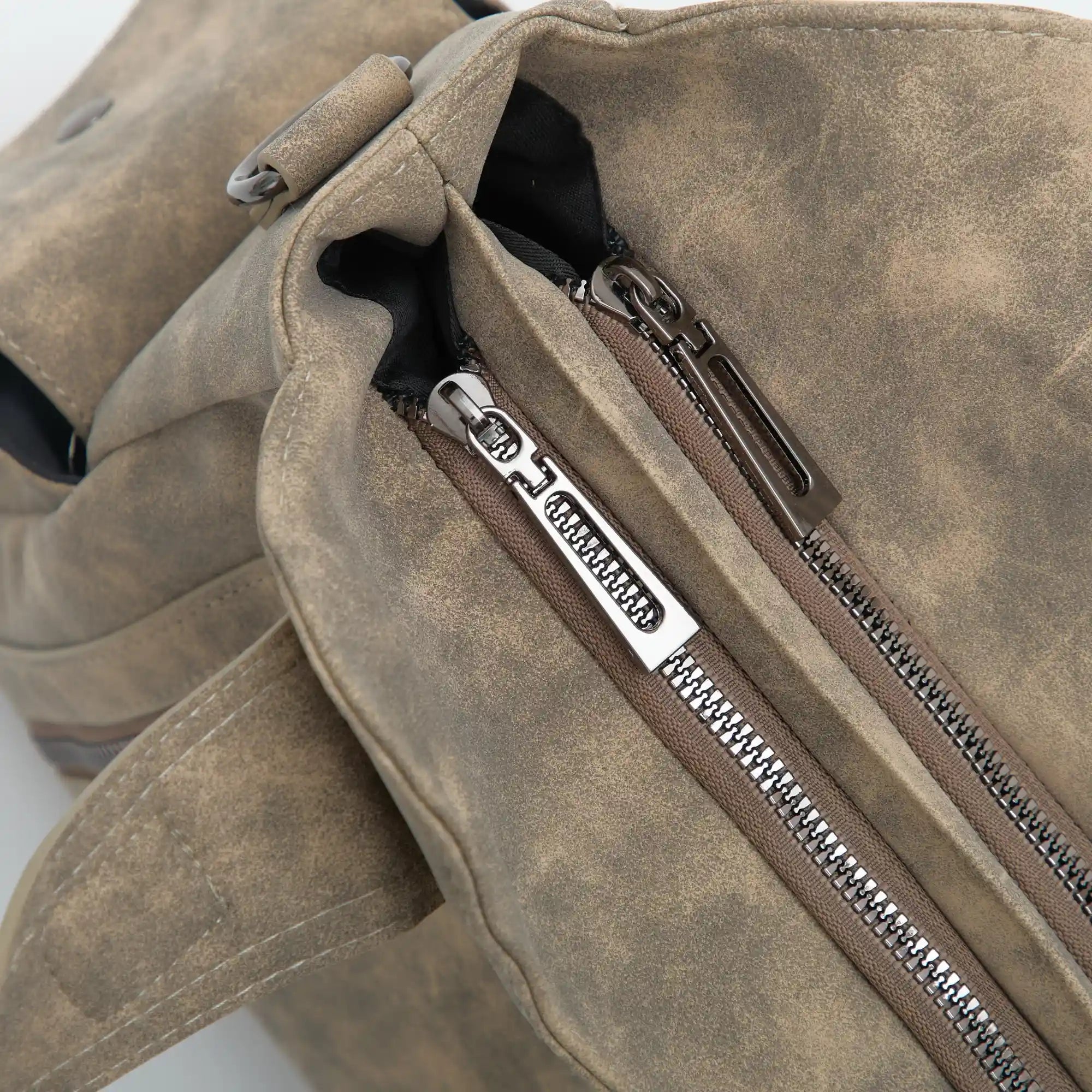 Launa | Crossbody Bag  - By Qivii