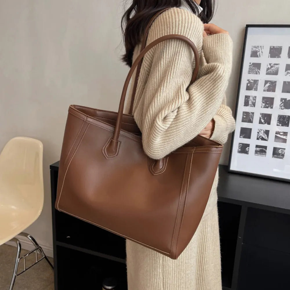 Elora | Tote Bag  - By Qivii