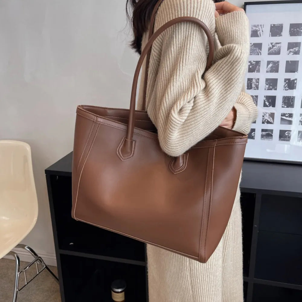 Elora | Tote Bag  - By Qivii