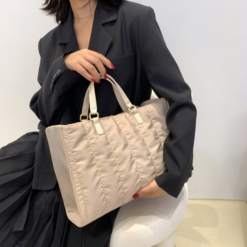 Lelah | Tote Bag  - By Qivii