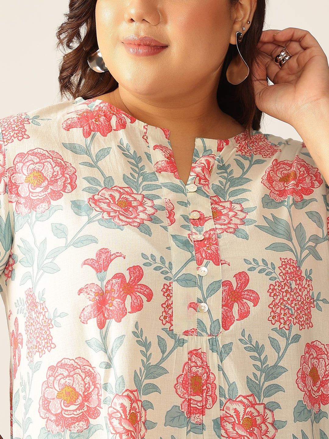 Plus Size Off White Pure Cotton Floral A-line Tunic - qivii