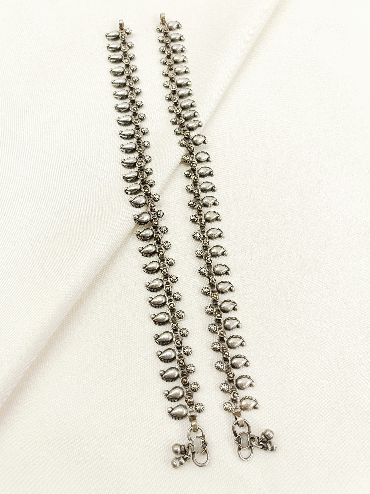 Risha Delicate Oxidized Silver Anklet