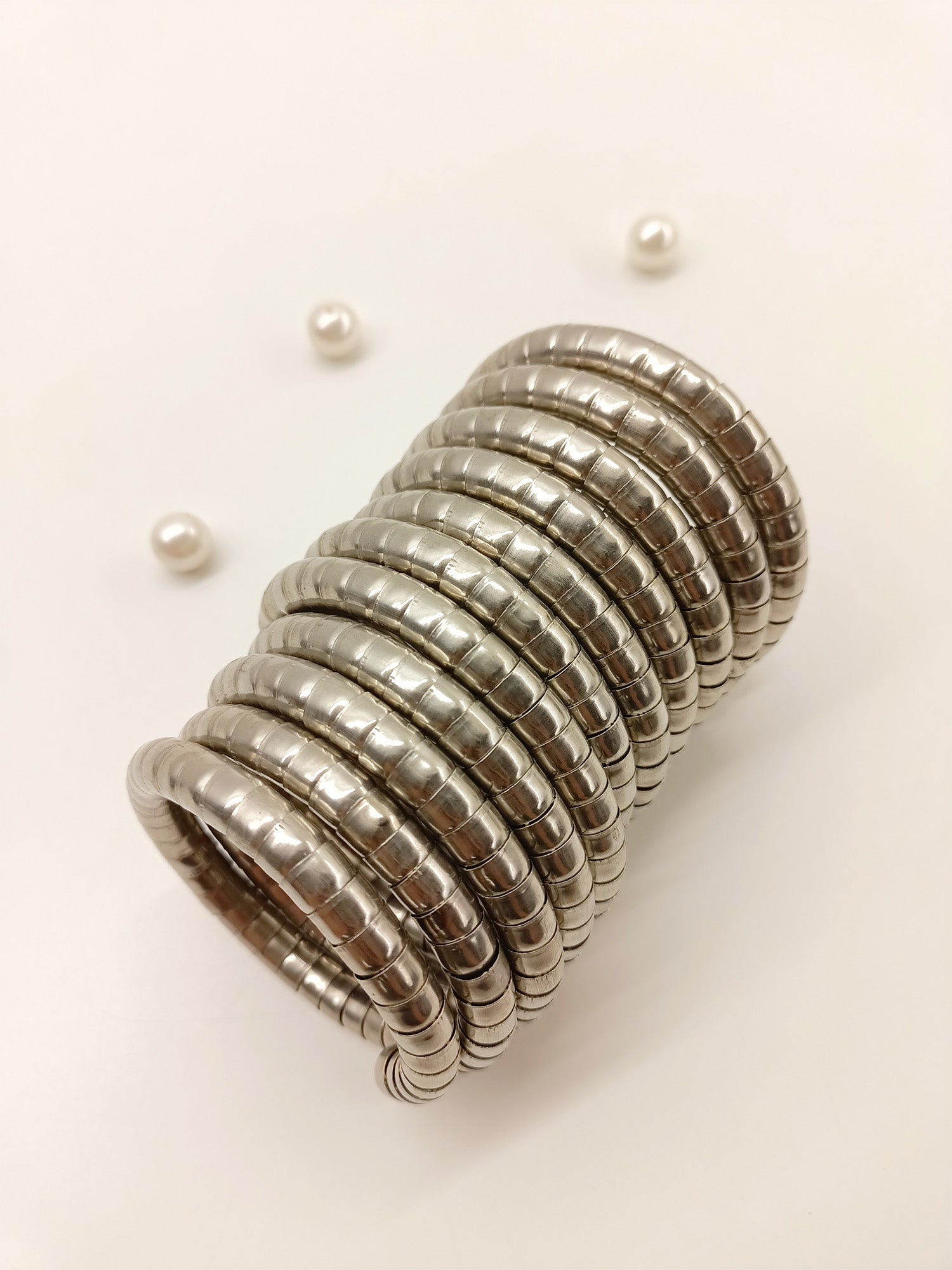 Geet Silver Spiral Handcuff - qivii