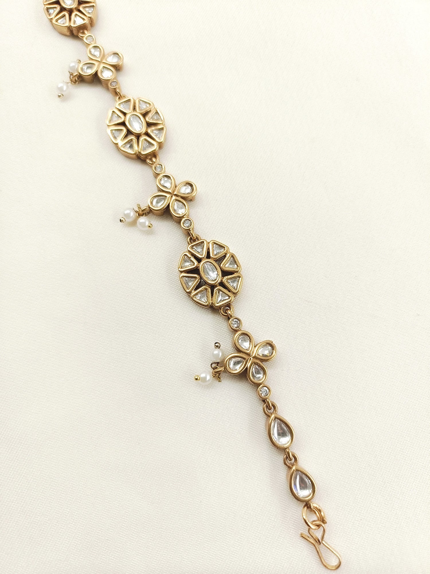 Omi White Kundan Sheeshpatti