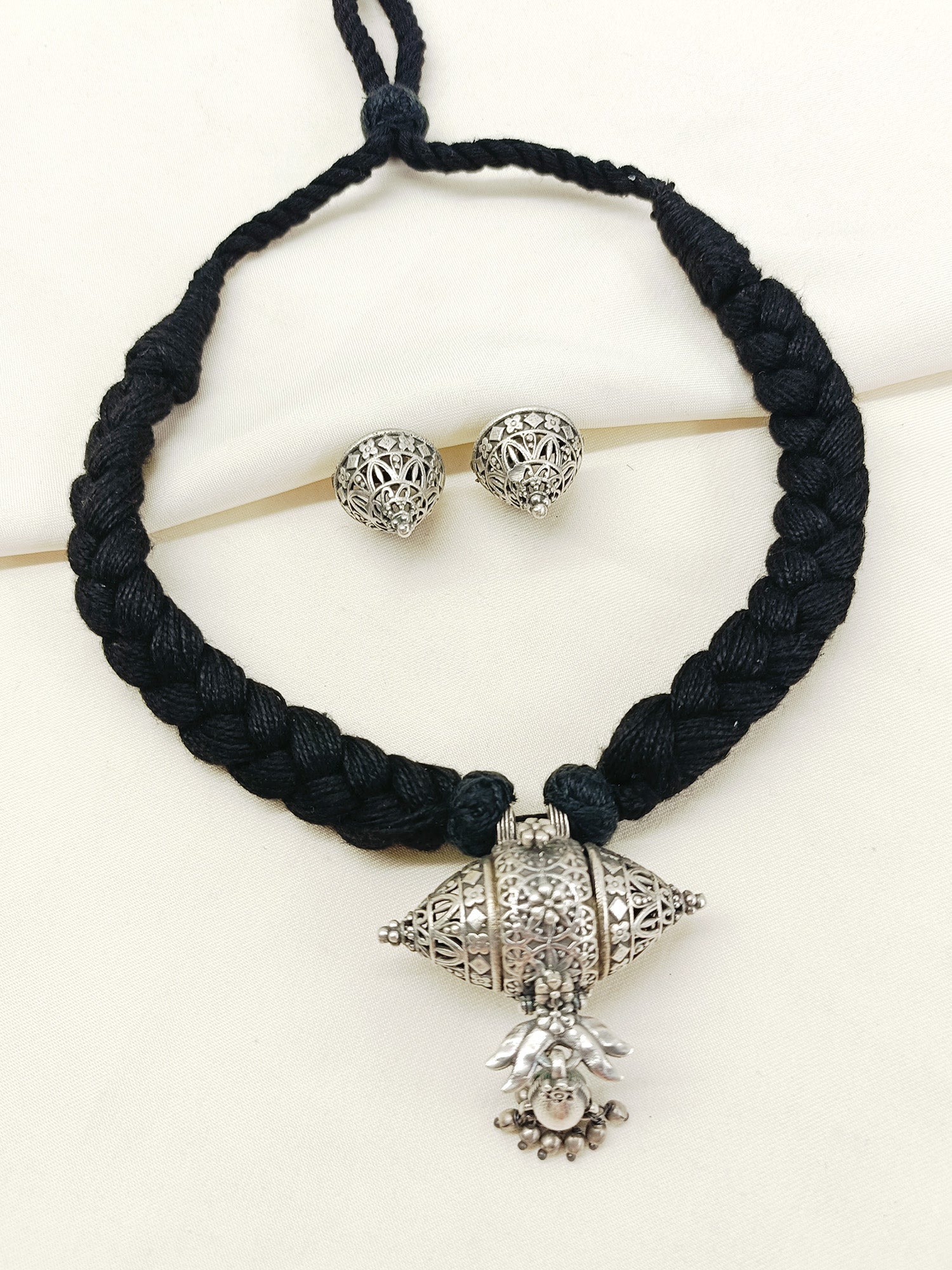Iyla Black Oxidized Necklace Set