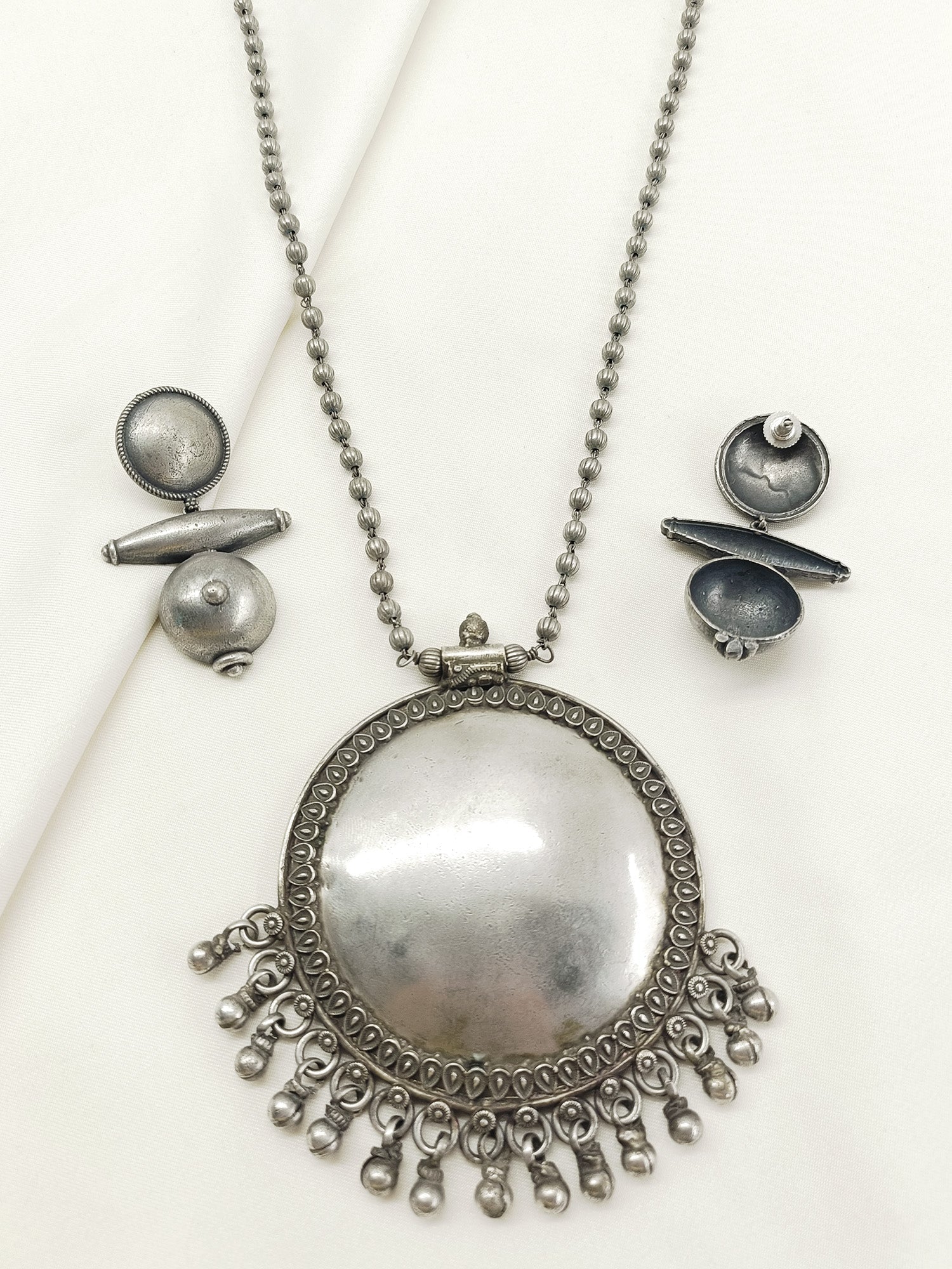 Xyrah Plain Oxidized Necklace Set