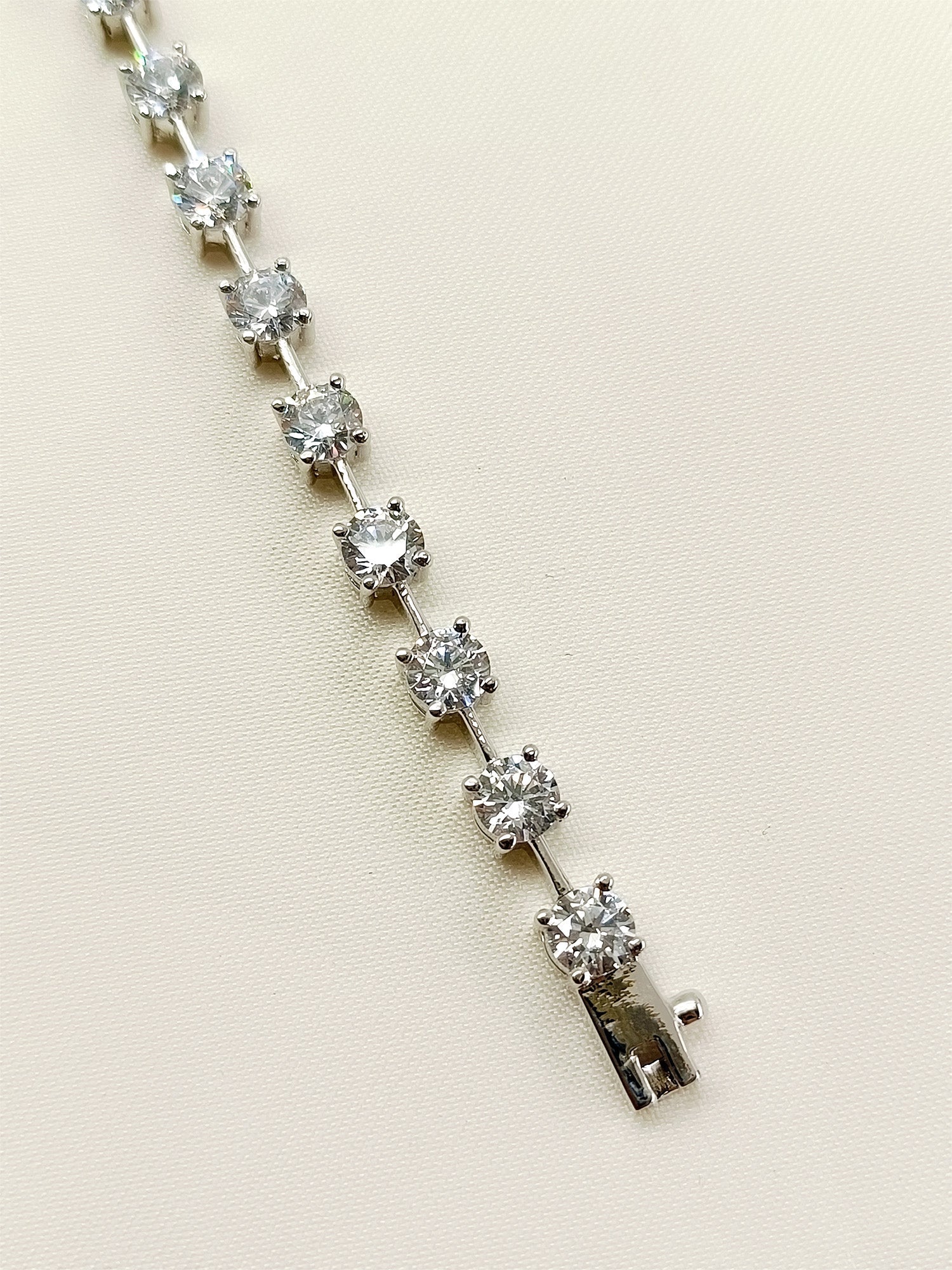 Deborah 92.5 Silver Swarovski Stone Bracelet - qivii