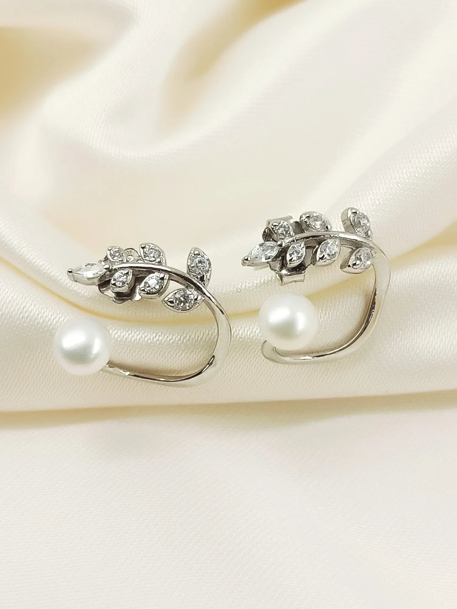 Jahzara White Pearl 92.5 Silver Tops