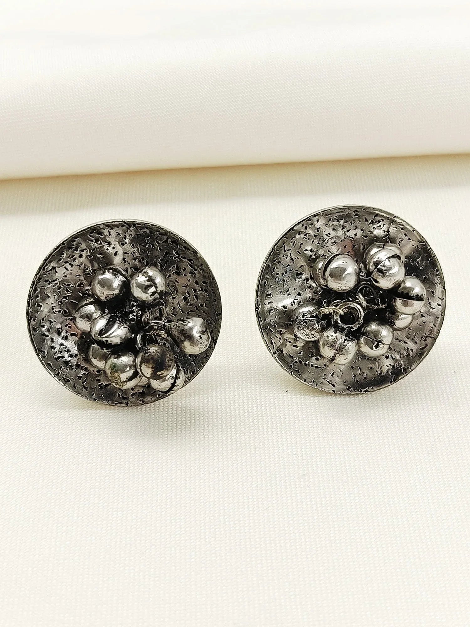 Vedatita Plain Oxidized Tops