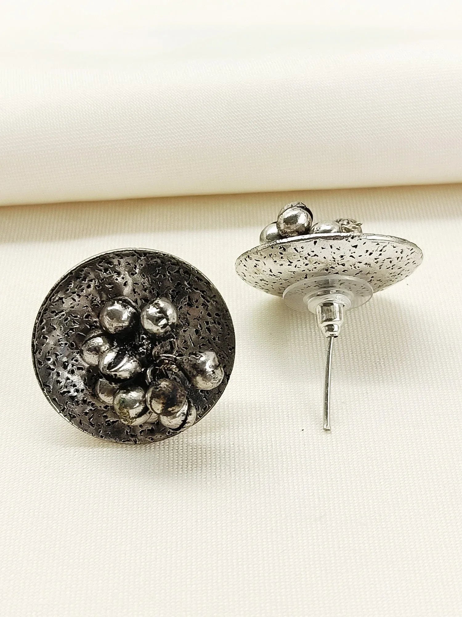 Vedatita Plain Oxidized Tops