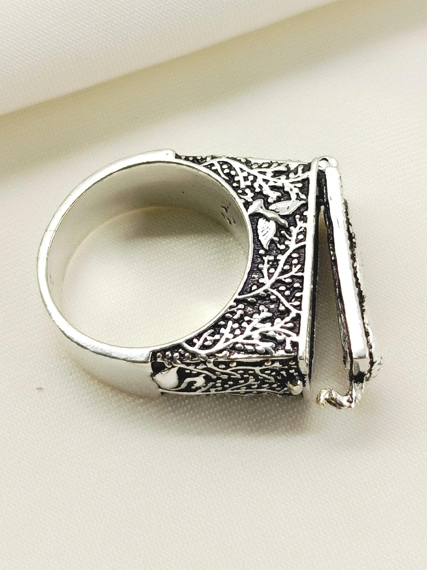 Mary Silver Western Finger Ring
