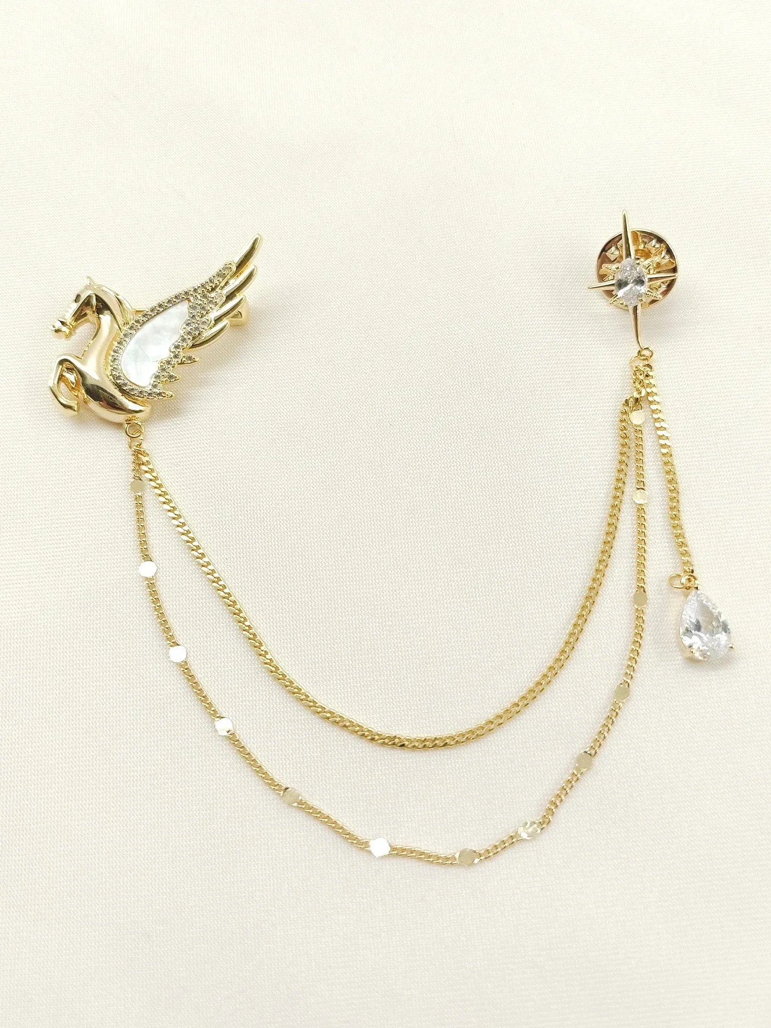 Inaayat Golden Pegasus & Star Brooch Pin With Chain