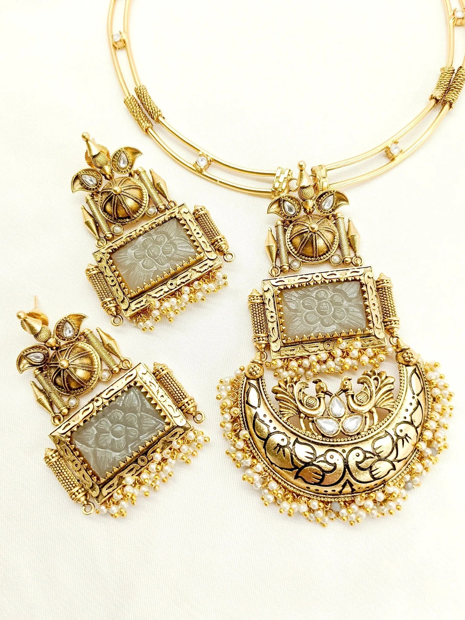 Asfiya Grey Boutique Necklace Set