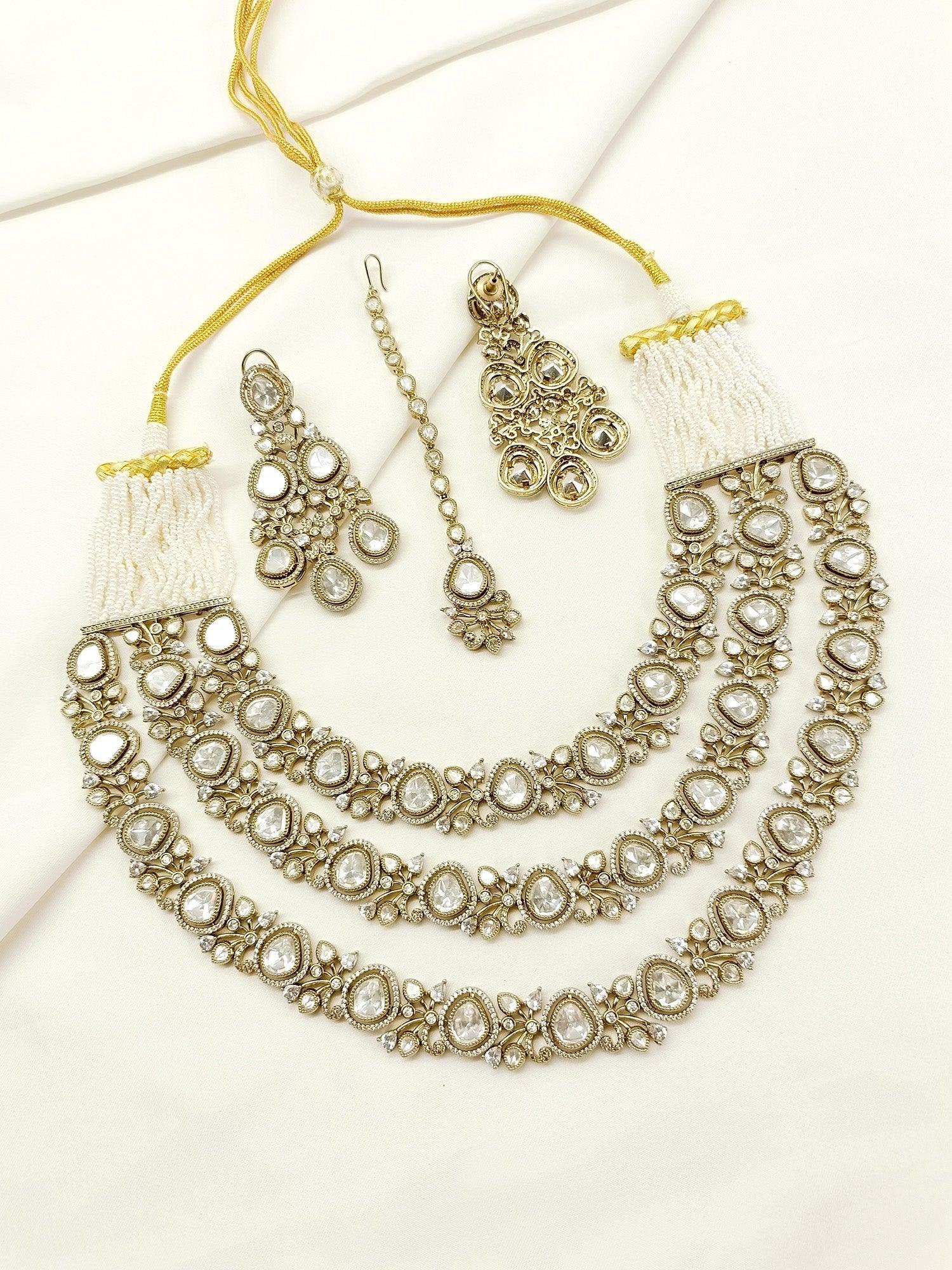 Kaumolika White Victorian Set