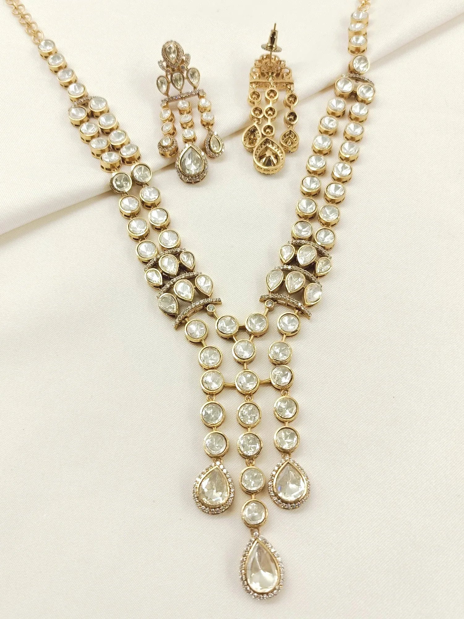 Rageswari White Kundan Necklace Set
