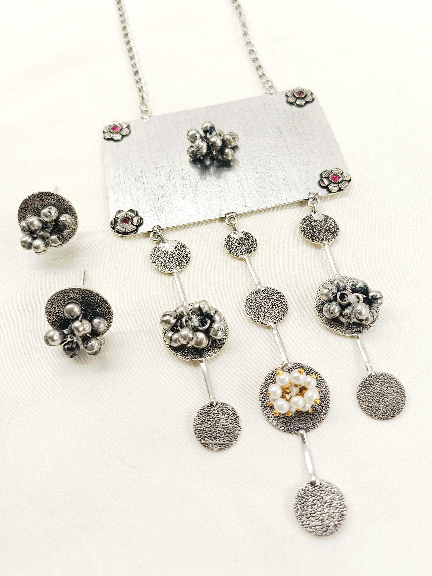 Elakshi White Pearl Oxidized Pendant Set